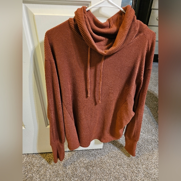 Simply Vera Wang Sweater - Picture 2 of 7